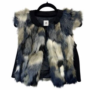 CABI FROSTY FAUX FUR VEST CAP SLEEVES POCKETS LINED